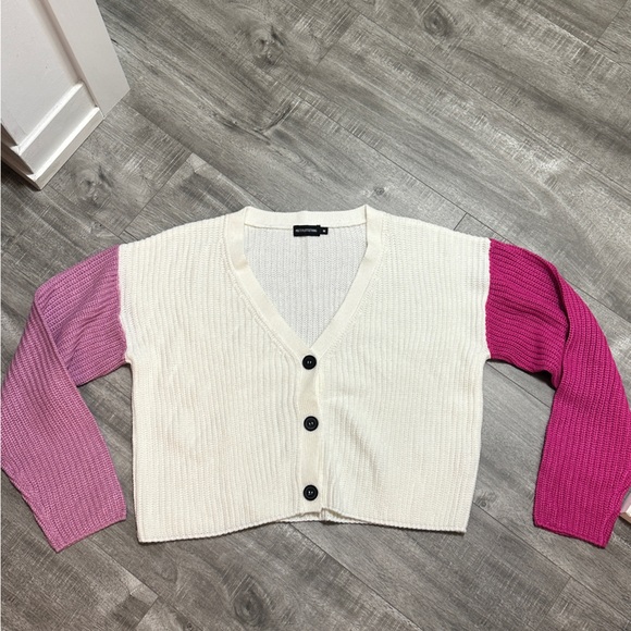 BUTTON UP CROPPED CARDIGAN - Medium - Picture 5 of 7